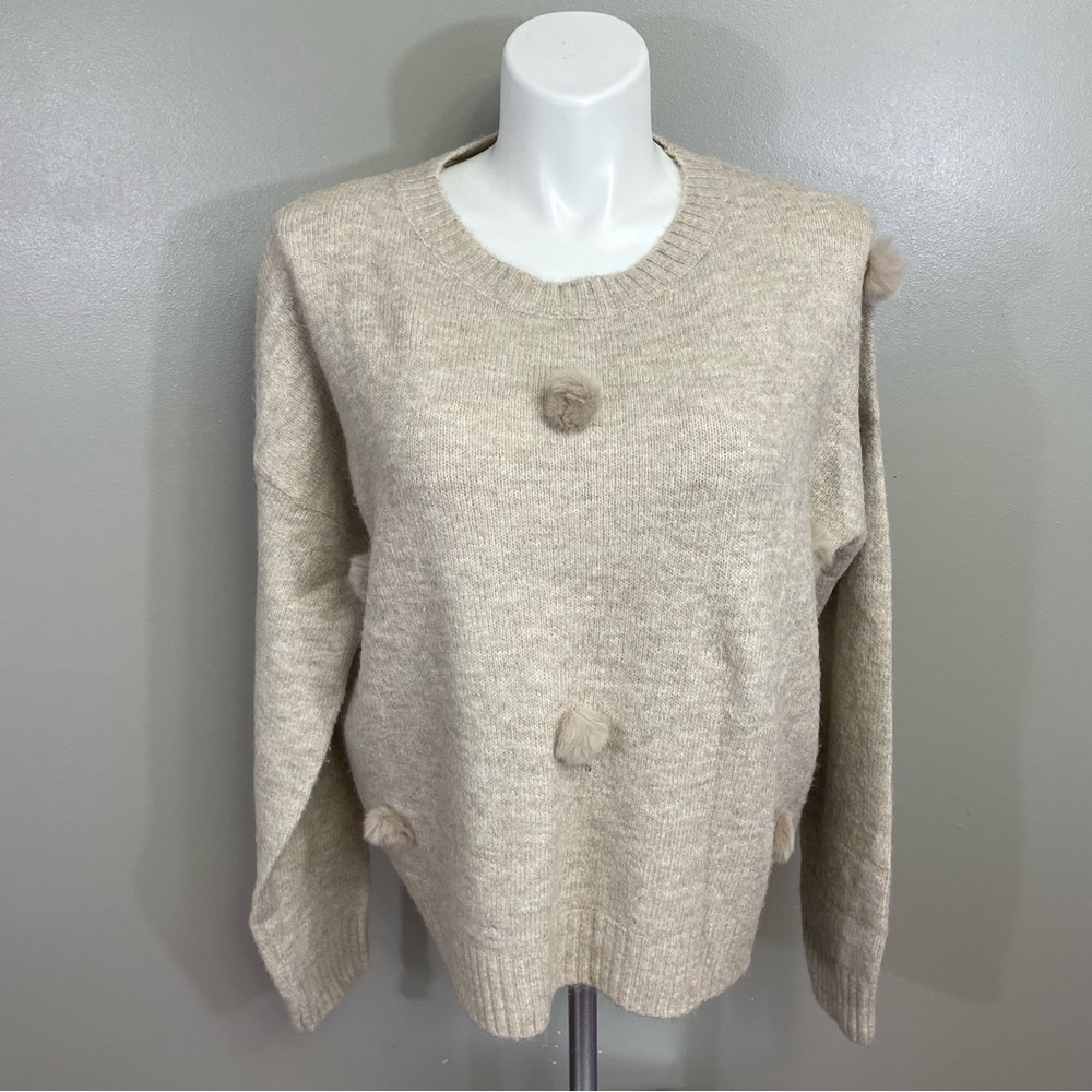 Vine & Love  women’s size Small oversized sweater Pom Pom cream neutral